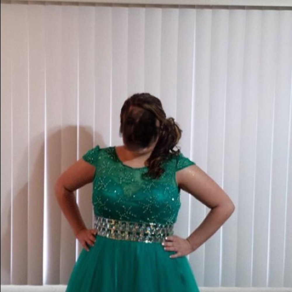 Gorgeous green dress